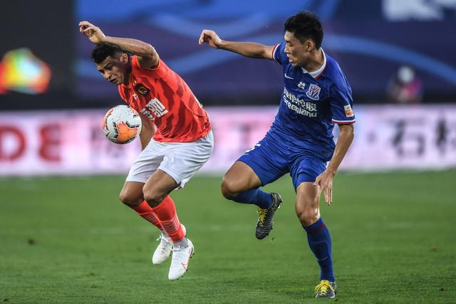 布伦森44分西亚卡姆22分 尼克斯大胜步行者3-2